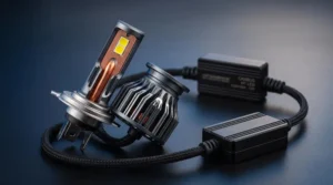 Kit becuri LED auto H7 cu radiator aluminiu si modul Canbus montat pe farul unei masini